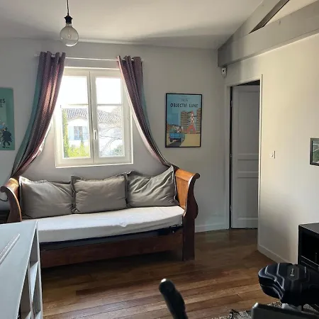 Villa Belle Maison Avec Piscine Dans Un Cadre Verdoyant Proche De Lyon
